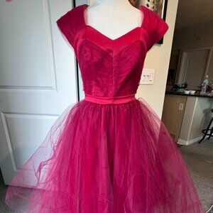 Laura Byrnes California, NWT, hot pink dress, size Small.